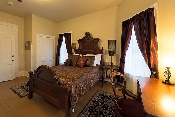 Grand Victorian Inn