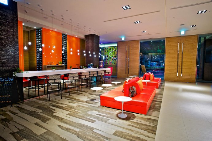 FX INN Kaohsiung Zhonghua Road Branch