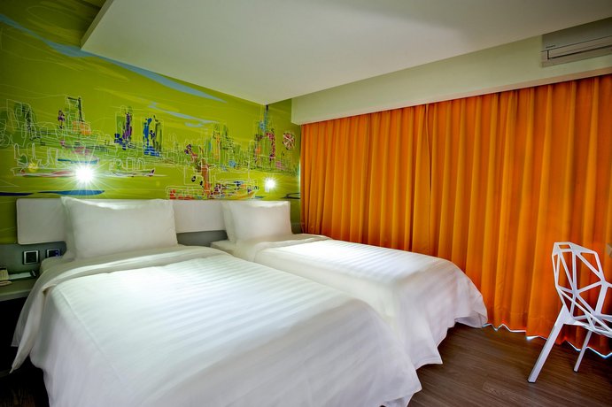 FX INN Kaohsiung Zhonghua Road Branch