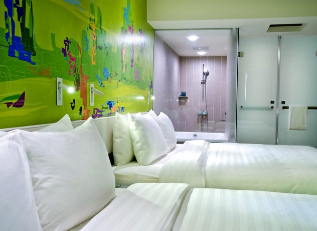 FX INN Kaohsiung Zhonghua Road Branch