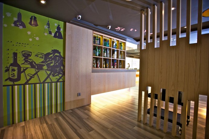 FX INN Kaohsiung Zhonghua Road Branch
