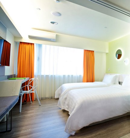 FX INN Kaohsiung Zhonghua Road Branch