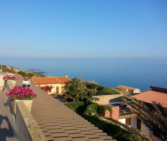 House With 2 Bedrooms in Castelsardo With Wonderful sea View and Furnished Garden - 200 m From the
