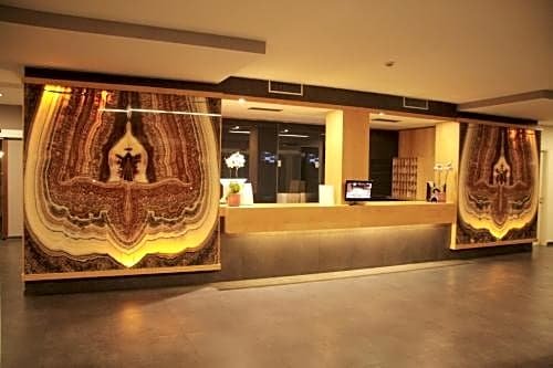 Delfina Palace Hotel