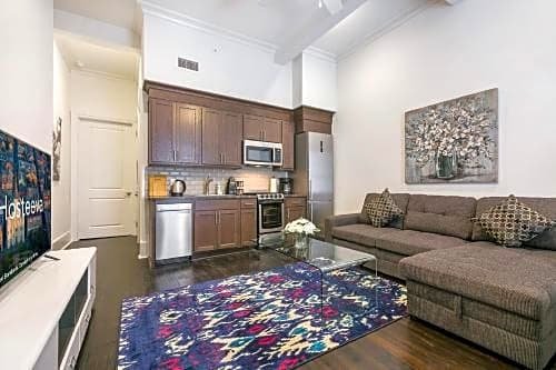 1 And 2 Br Luxury Condos Steps Away From French Quarter