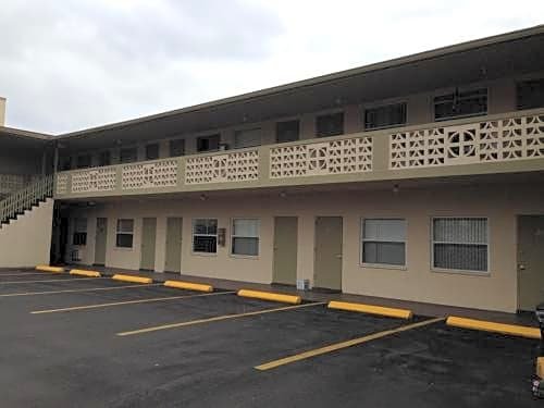 Sunrise Inn by OYO Titusville FL
