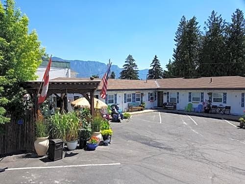 Creston Valley Motel Skimmerhorn Winery & Vineyard Canada thumbnail