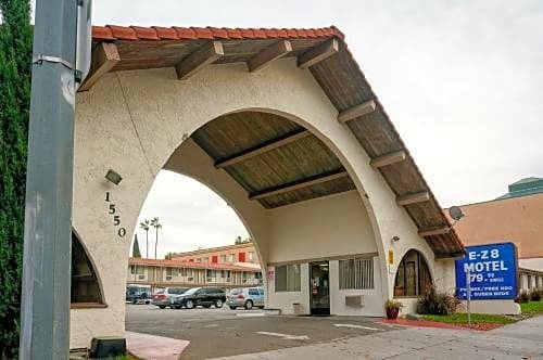 EZ 8 Motel San Jose I
