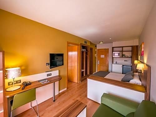 Aparthotel Golden Avenida Suites