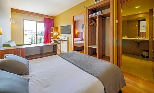 Aparthotel Golden Avenida Suites