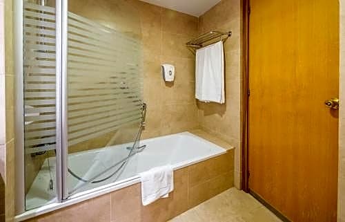 Aparthotel Golden Avenida Suites