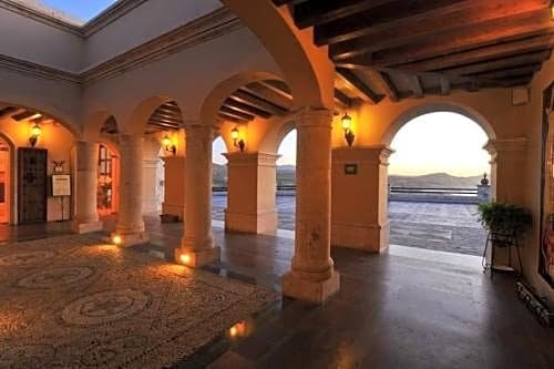 Lovely 1 BED Hacienda Encantada