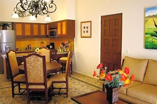 Lovely 1 BED Hacienda Encantada