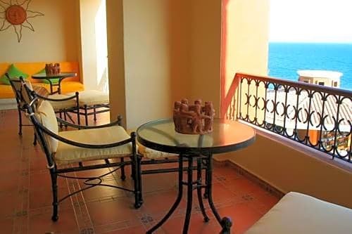 Lovely 1 BED Hacienda Encantada