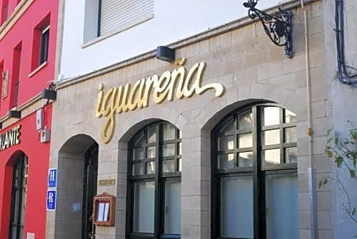 Hotel Iguarena