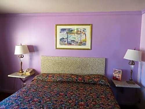 The Oaks Motel