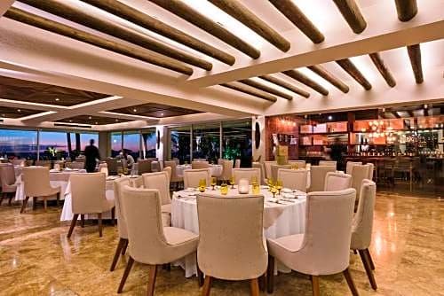 The Club at Sheraton Buganvilias
