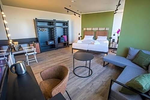 Movie Movie Hotel