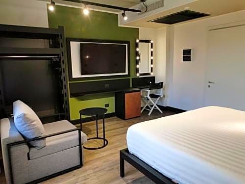 Movie Movie Hotel