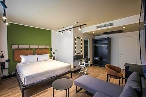 Movie Movie Hotel
