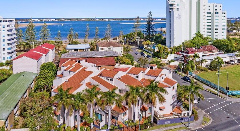 Santa Fe by the Broadwater