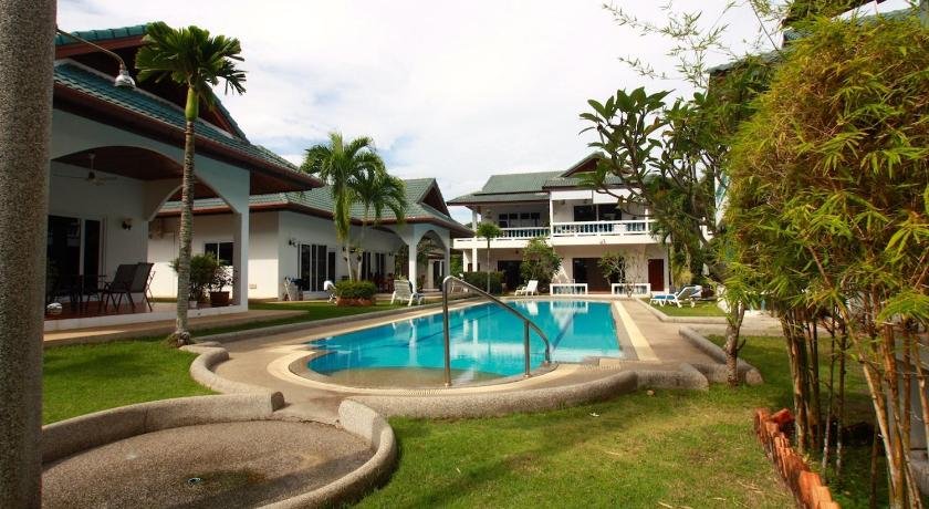 1 bedroom Yanui house near Yanui beach by PLH Phuket
