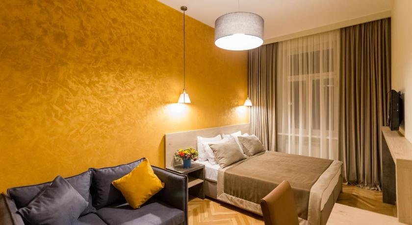Luxury 3 BR apartment by Freedom square City Center