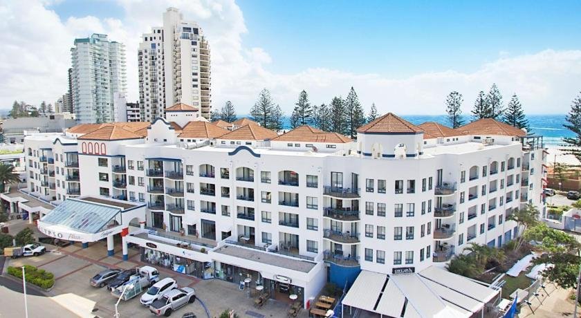 Calypso Plaza Resort Unit 462 - Penthouse style apartment Beachfront Coolangatta