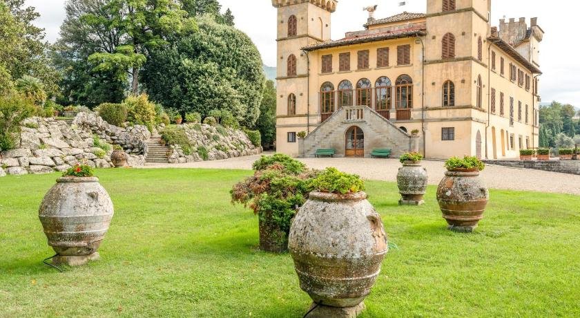 Beautiful Farmhouse in Reggello with swimming pool