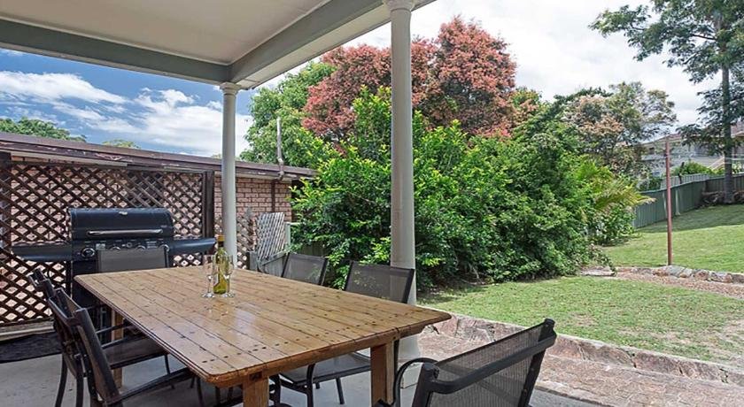 Cuddles Cottage' 4 Christmas Bush Avenue - pet friendly holiday house near Dutchies