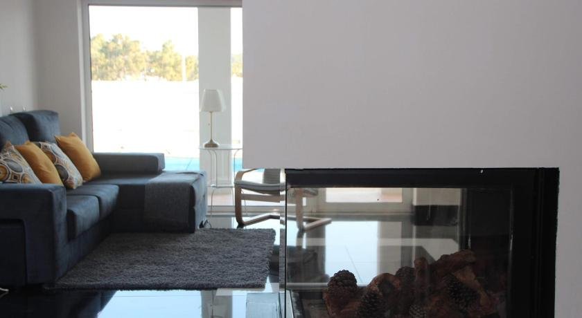 Faulha House with BBQ and swimming pool