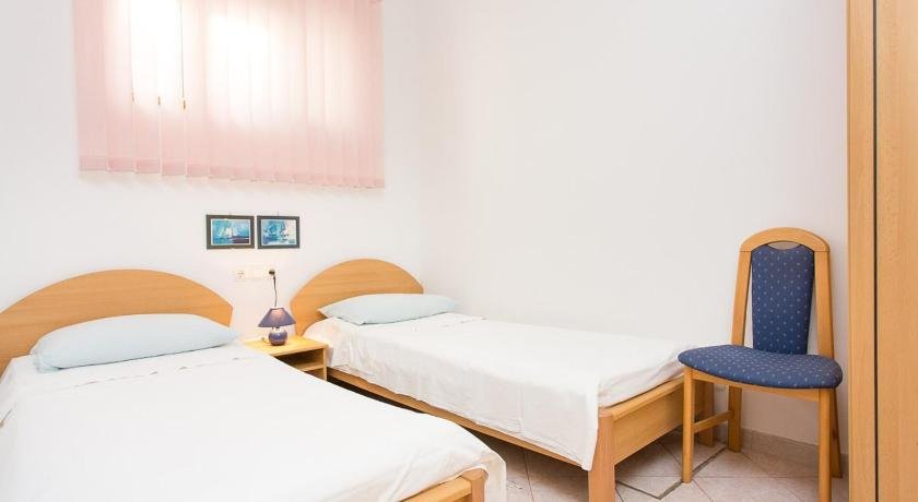2-Bedroom Apartment 300m From Beach In Punat