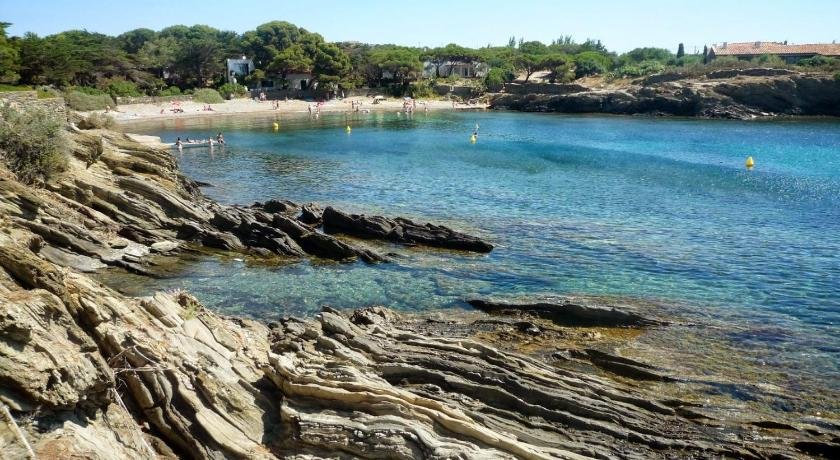 Casa con encanto y jardin amplio en Cadaques
