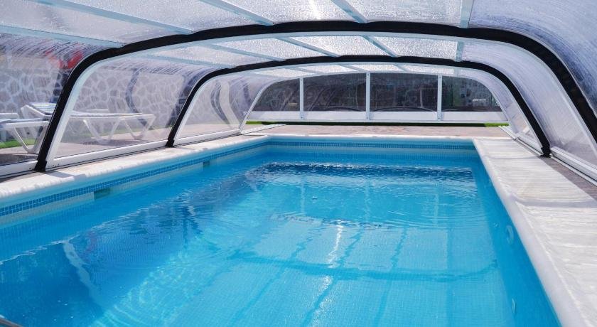 Casa Rural Finca Paraiso Heated pool