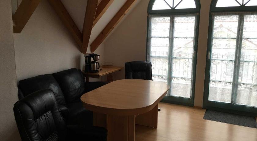 Ferienhaus_ Doppelhaushaelfte in S