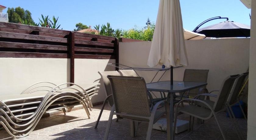Villa Nissi Beach
