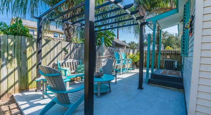 Bailey's Bungalow With A Cool Vintage Vibe And Great Outdoor Space Fenced Dog Friendly