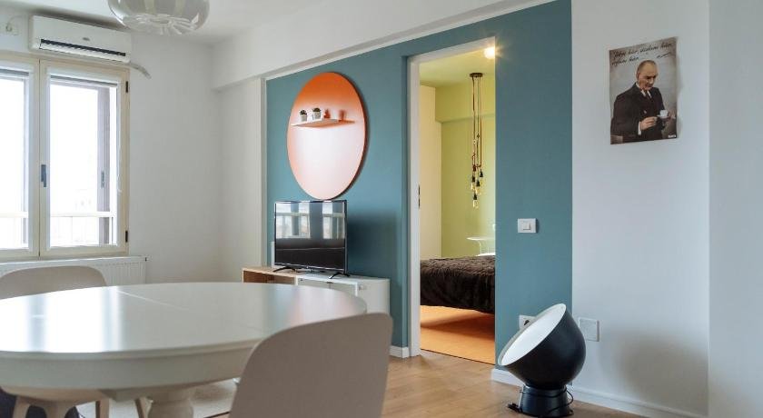 Pop Art Flat - Bright 2BR near the Old Town