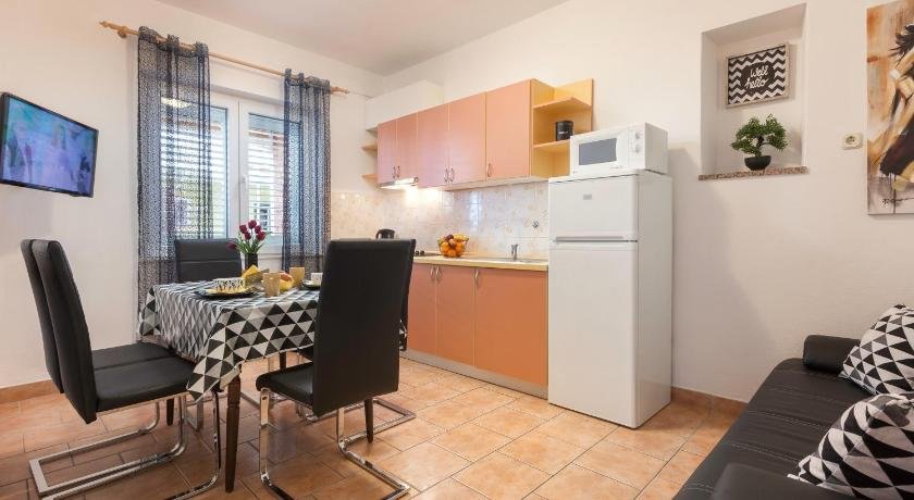 Apartments Nela 3446
