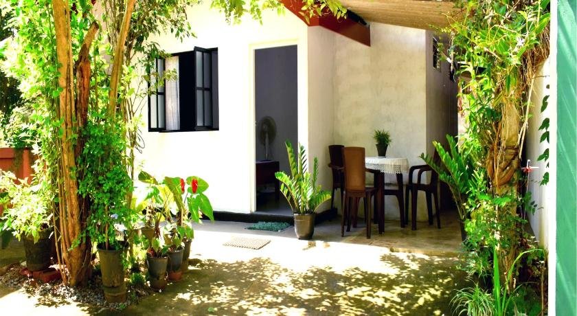 Green Wall House Dickwella