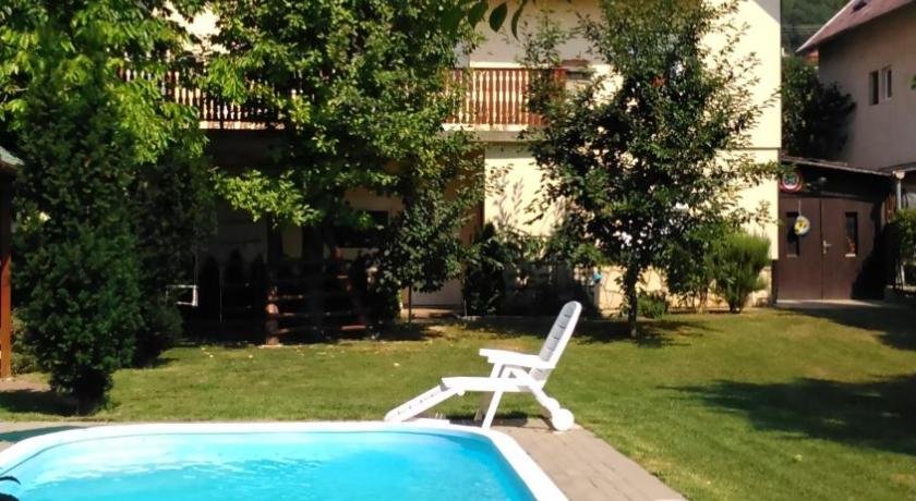 Sandor Apartman