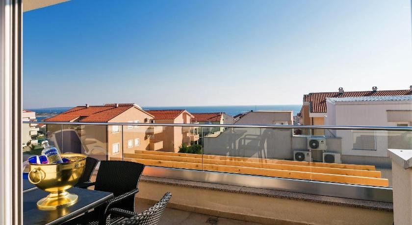 VIP Luxury Villa TINA