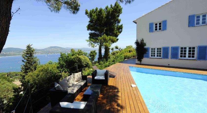 Villa With Magic View Of Bay Of Saint Tropez