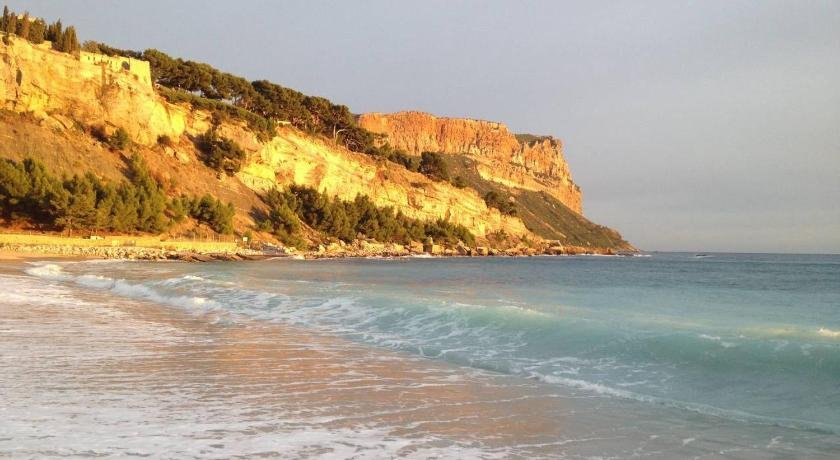 Les pieds dans l'eau par Dodo-a-Cassis