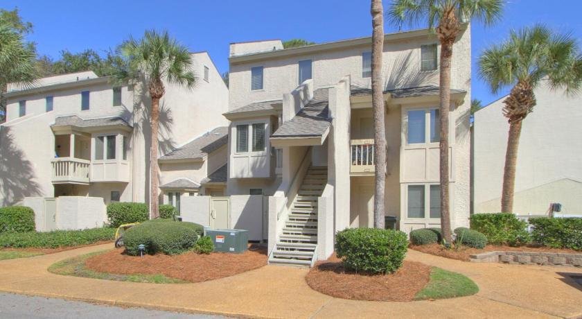 6 Beach Arbor