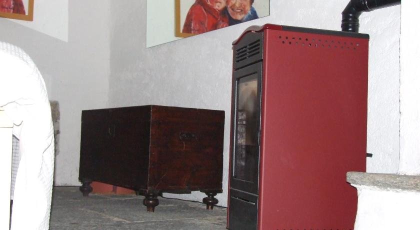 La stufa rossa