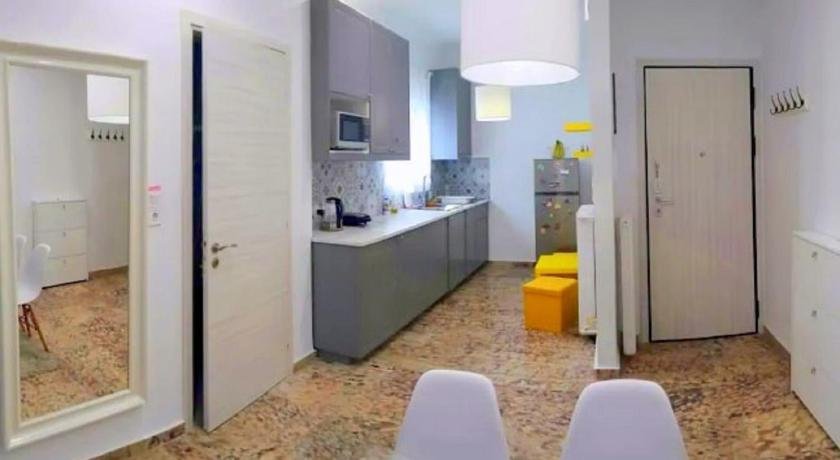 Modern apartment near the sea and Acropolis