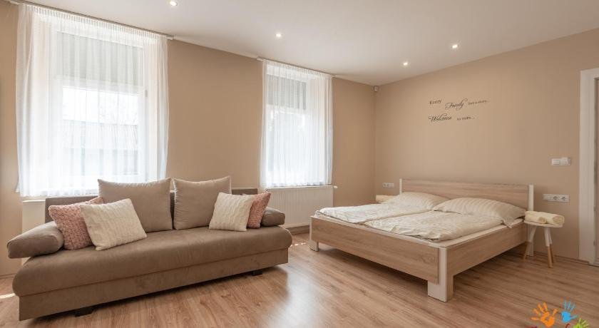 Family Apartmanhaz