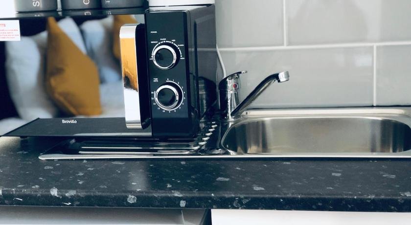 1 Bed Apartment Recep Kitchen Bath