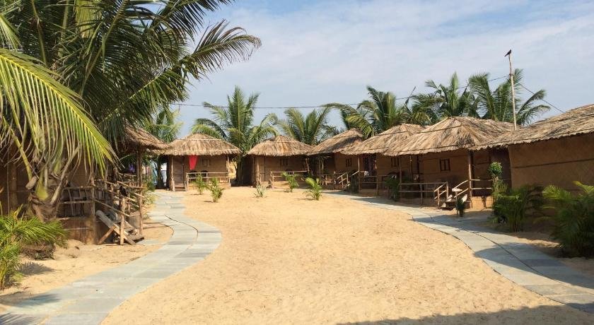 Blue Corner Beach Huts & Restaurant